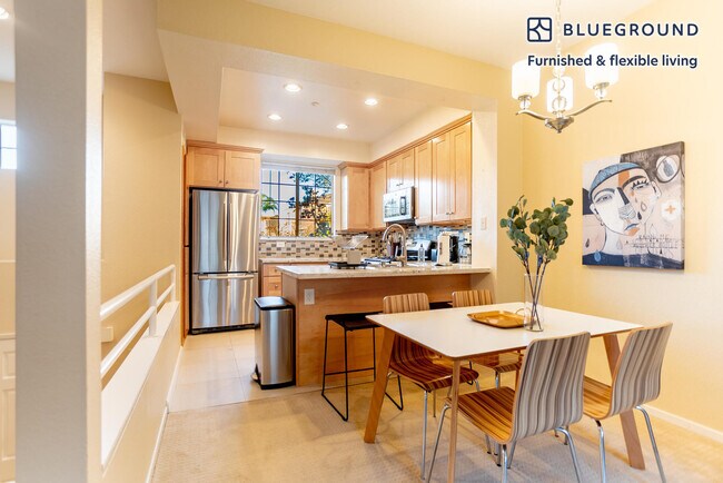 Building Photo - 354 Montecito Way