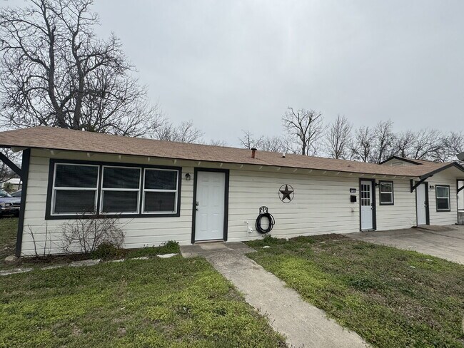 Primary Photo - Live close to TSU in this 4 bedroom!