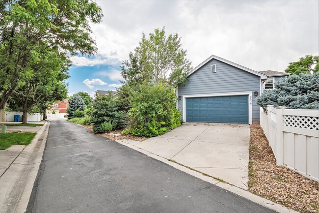 Building Photo - Welcome to this beautifully maintained 4-bedroom, 4-bath home with a dedicated office space