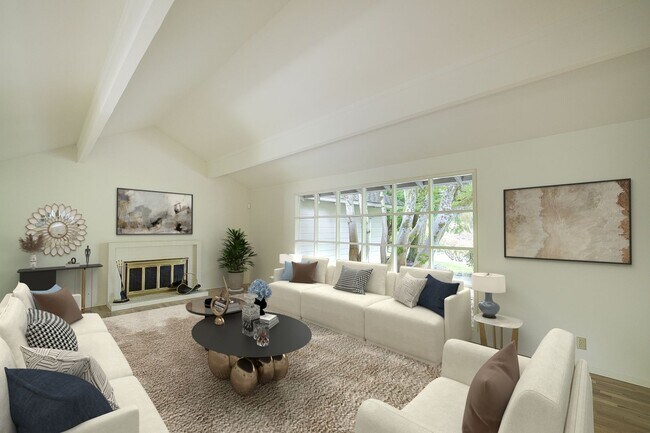 Building Photo - 4Bd/2.5Ba Clyde Hill Home