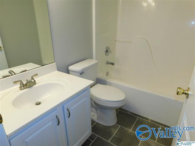 Building Photo - 113 Winding Trail