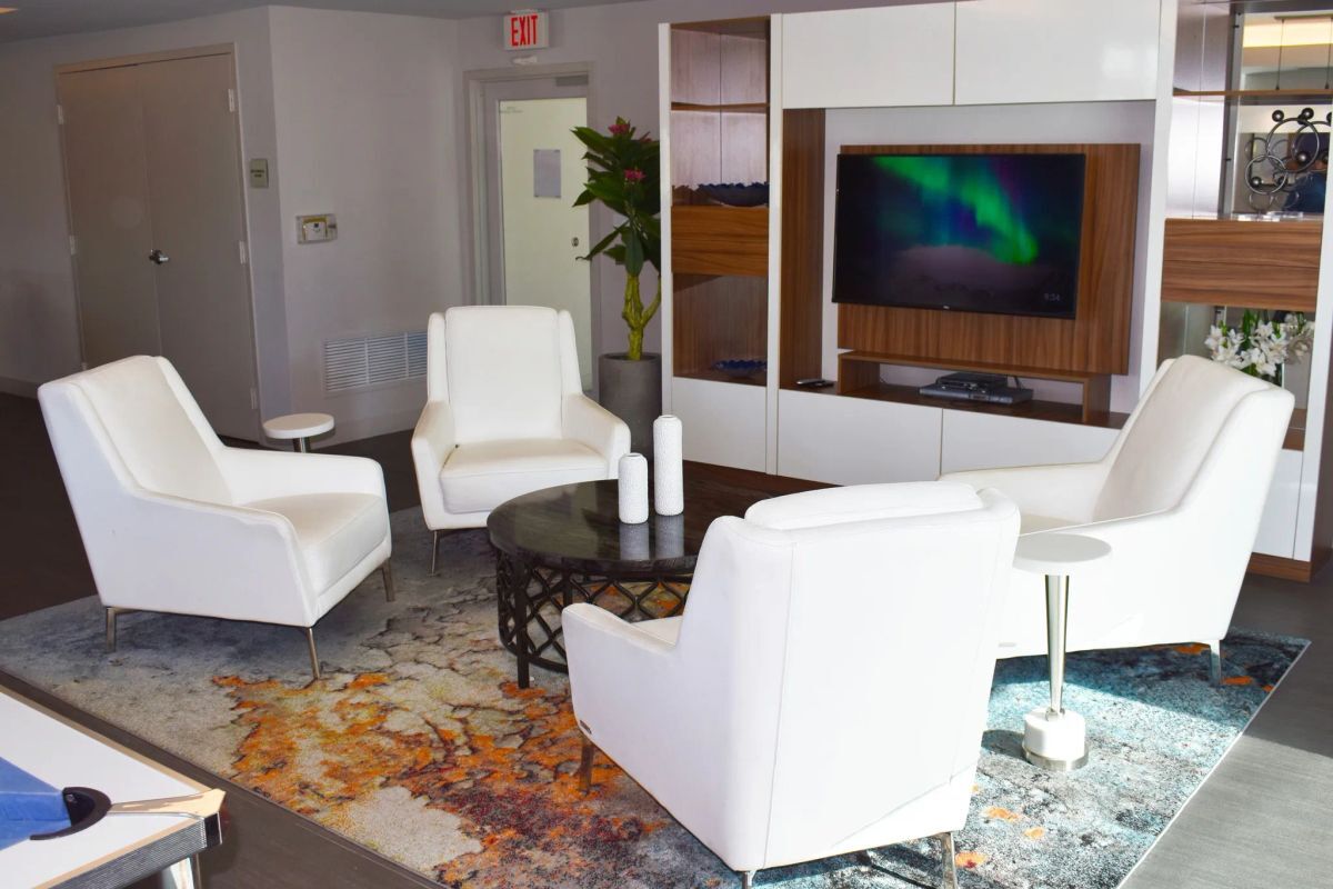 Building Photo - 110 SW 12th St