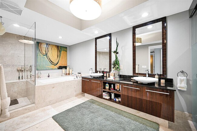Building Photo - 2711 S Ocean Dr