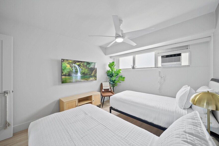 Building Photo - 2464 Prince Edward St