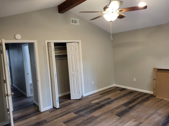 Building Photo - 1831 SG