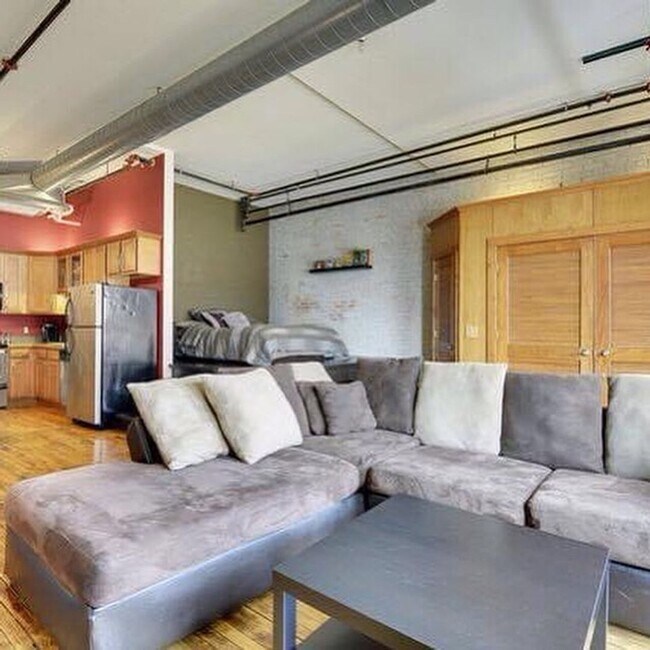 Building Photo - 523 Jackson St