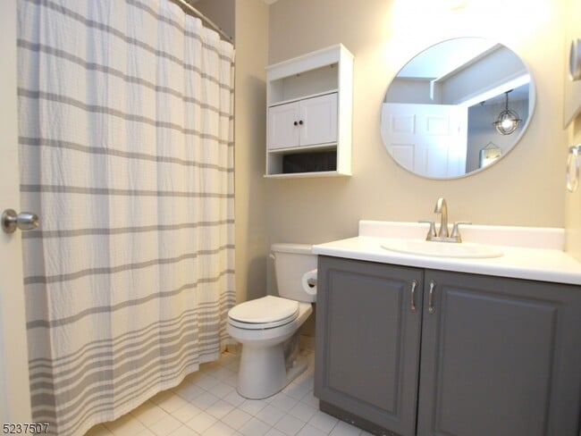 Building Photo - 5007 Tudor Dr