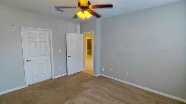 Building Photo - 11564 Mizzon Dr