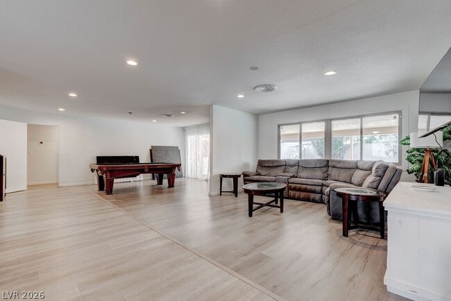Building Photo - 1489 Santa Anita Dr