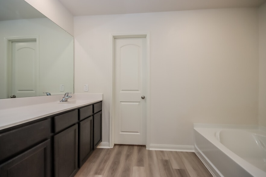 Building Photo - 8414 Bermuda Blue Rd