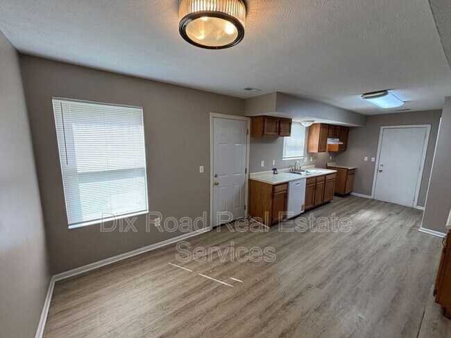 Building Photo - 307 Park Dr