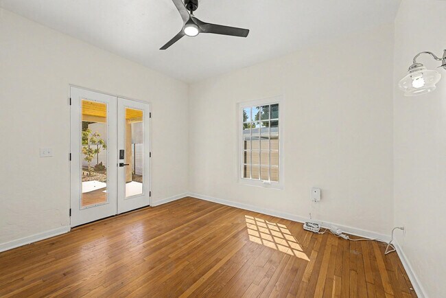 Building Photo - 311 West Campbell Ave