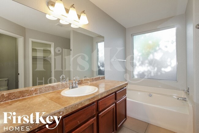 Building Photo - 14391 W Carlin Dr