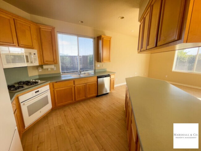 Building Photo - WOW! HAMILTON!!! 4BR/2.5BA, NEXT TO OPEN SPACE, QUIET NEIGHBORHOOD, BEAUTIFUL VIEWS, A/C, SPACIOUS