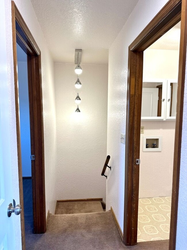 Building Photo - Newly Renovated Home 3 Bed 1 1/2 Bath 1-Car Garage on Century Place!