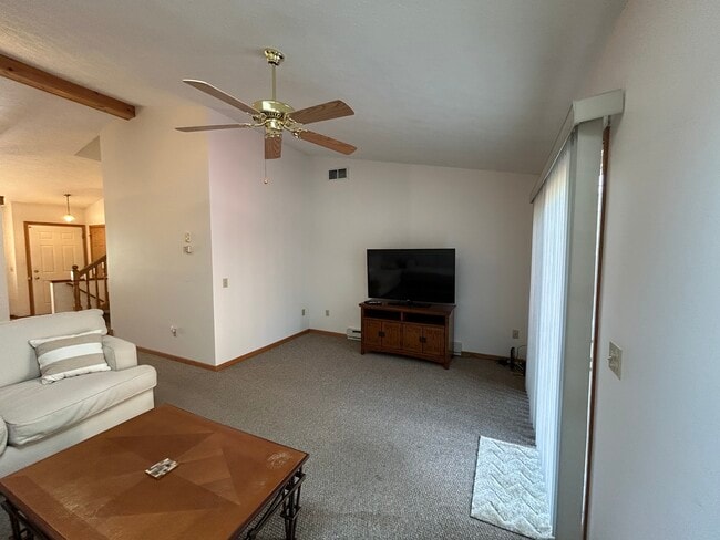 Building Photo - 651 Sturbridge Dr