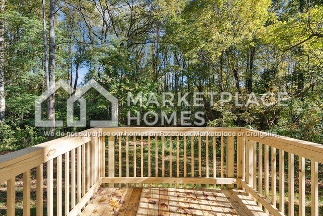 Building Photo - 3719 Oakwood Rd