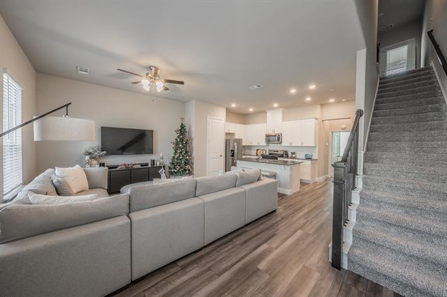 Building Photo - 4160 Wetstone Ln