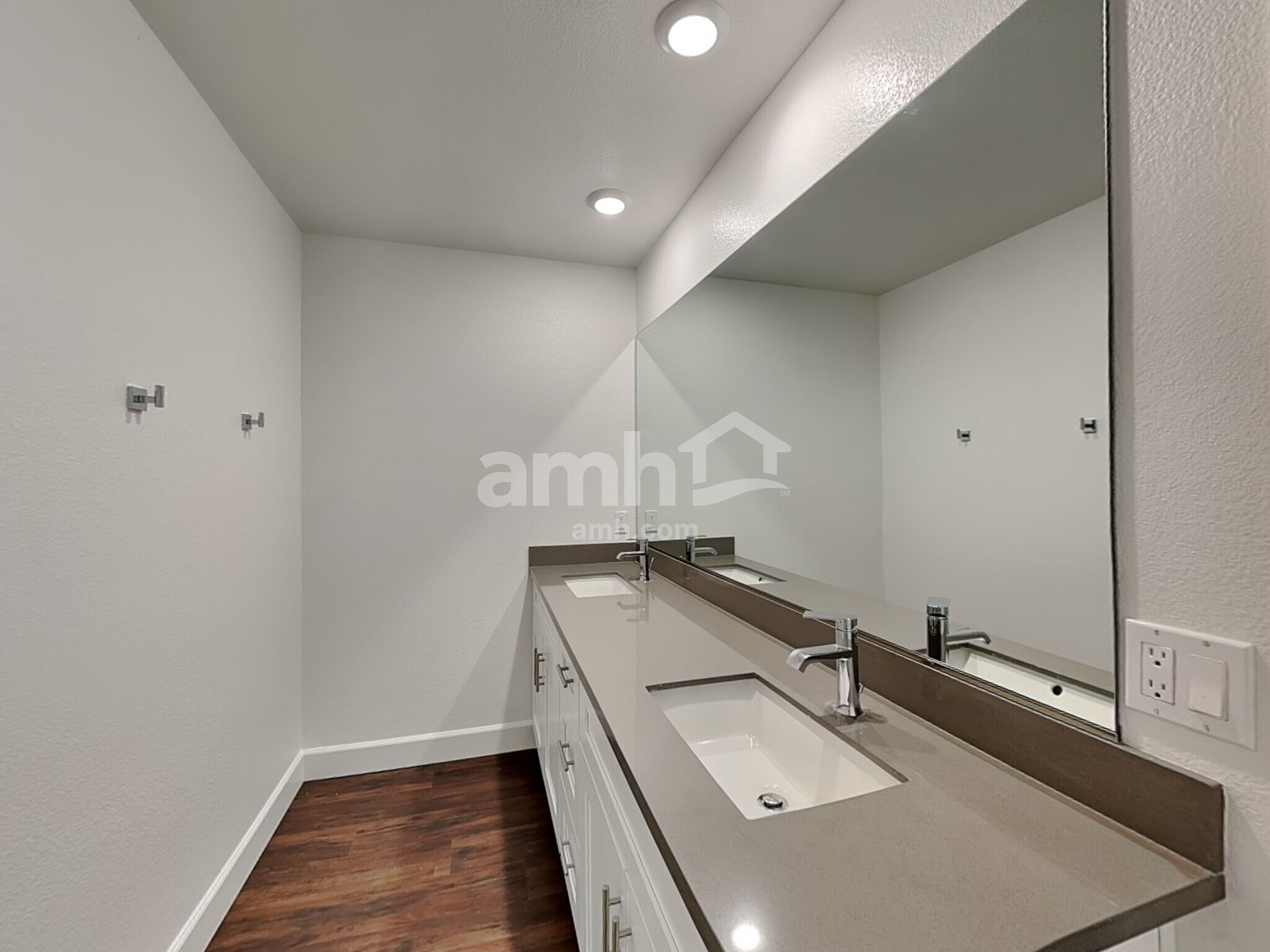 Building Photo - 260 Yasmin Daylily Pl