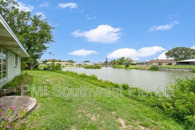 Building Photo - 1405 Cambridge Dr