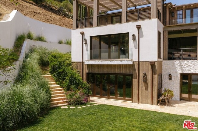 Building Photo - 1105 Rivas Canyon Rd