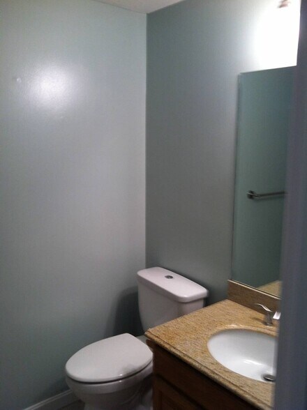 Hall Bathroom - 5 Anthonys Way