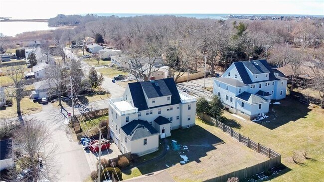 Building Photo - 118 Ruggles Ave