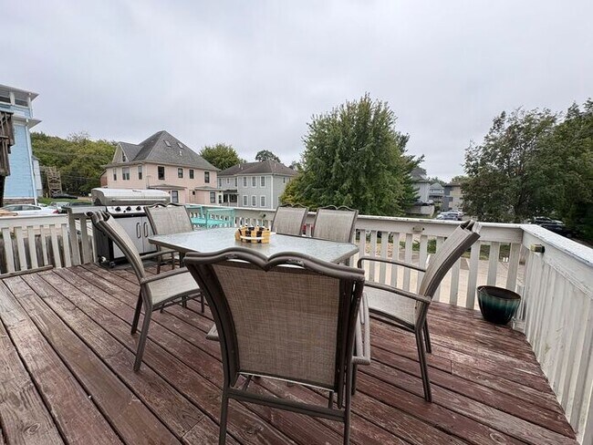Building Photo - $5,400 | 7 Bedroom, 5 Bathroom Single Family Home | No Pets* | Available for August 1st, 2027 Mov...