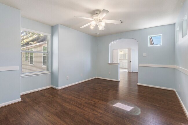 Building Photo - 15 N Flickering Sun Cir