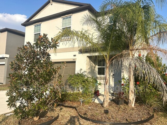 Building Photo - 582 Royal Empress Dr