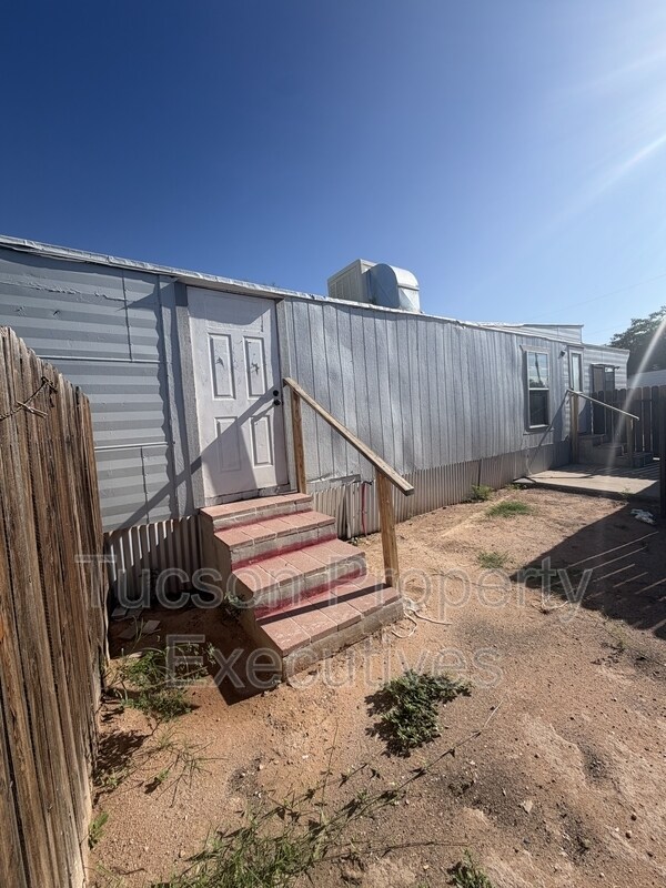 Building Photo - 3425 E Benson Hwy