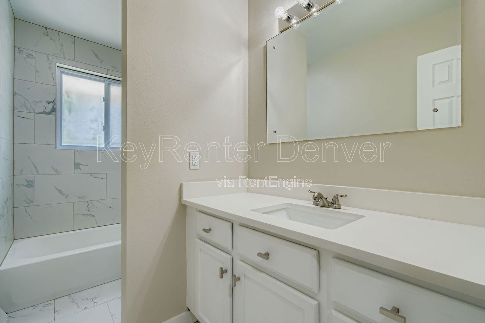 Building Photo - 10922 E 4th Way