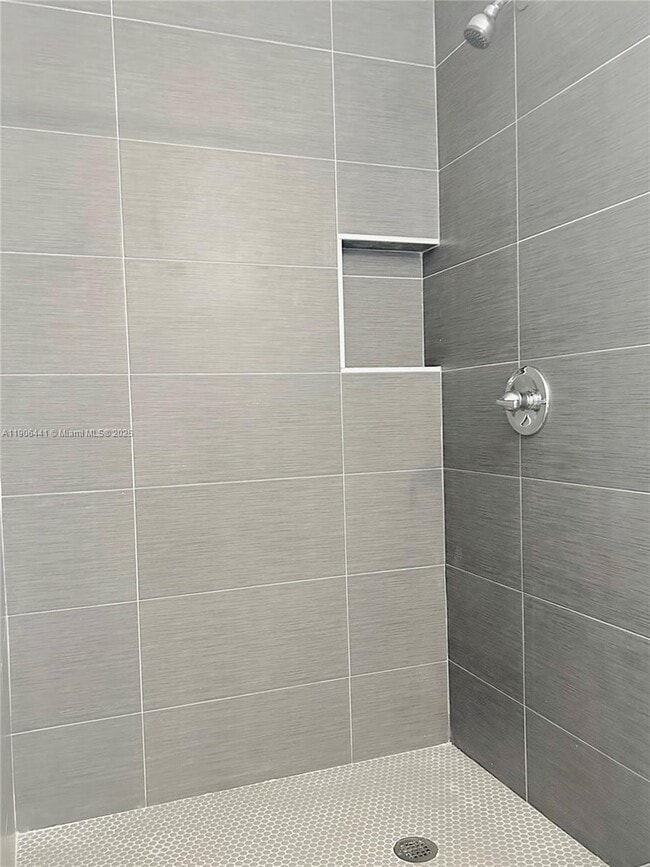 Building Photo - 1835 Scott St