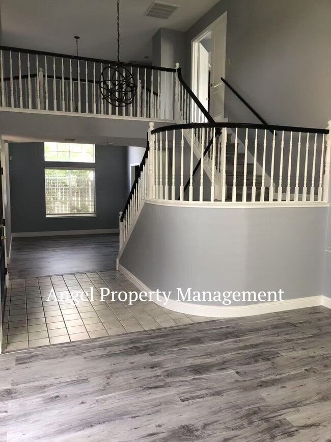 Building Photo - 9131 Brienne Way
