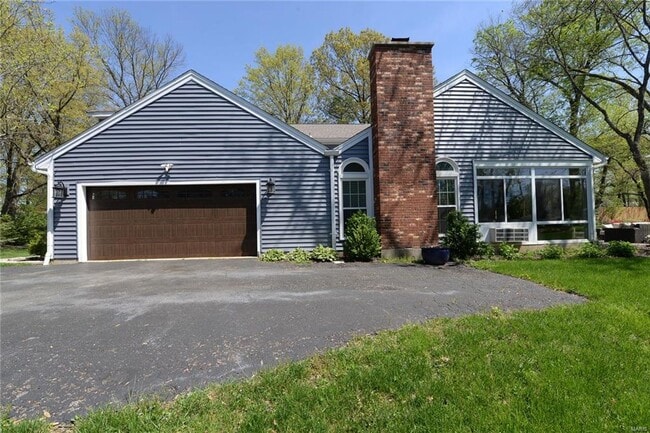 Building Photo - 1306 S Geyer Rd