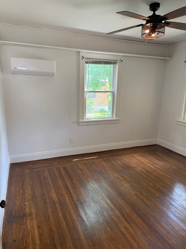 Building Photo - 184 Meadow Ave