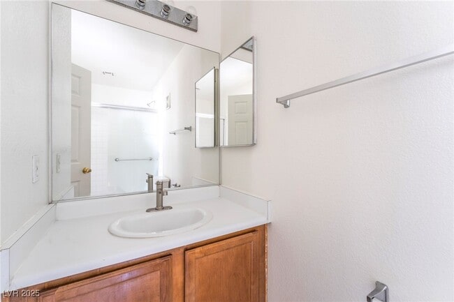 Building Photo - 505 Escoto Pl