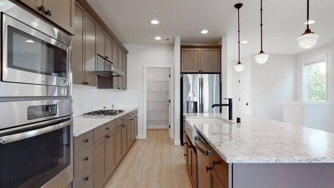 Building Photo - GORGEOUS 3 bdrm plus Flex Space Home in Mo...