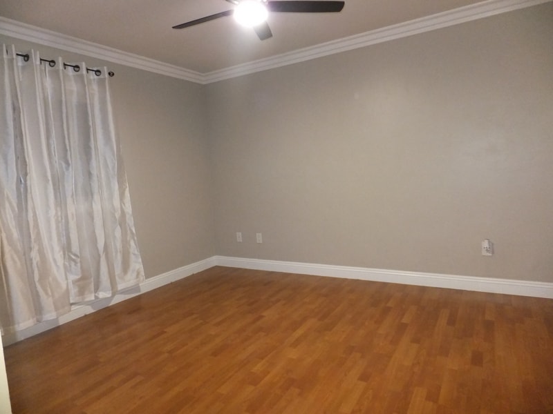 Building Photo - 3920 E 11th St