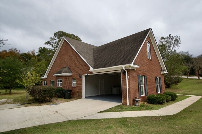 Building Photo - Wrights Mill Estates - 3 bed, 3 bath!