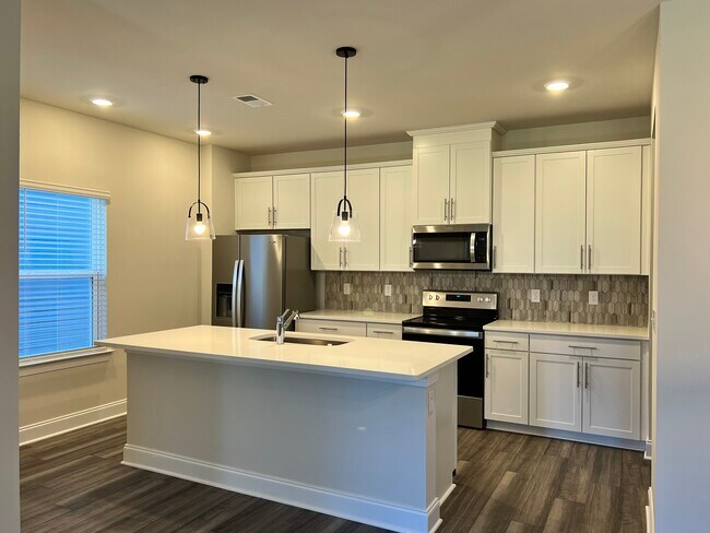 Building Photo - 1511 Henderson Pt Aly