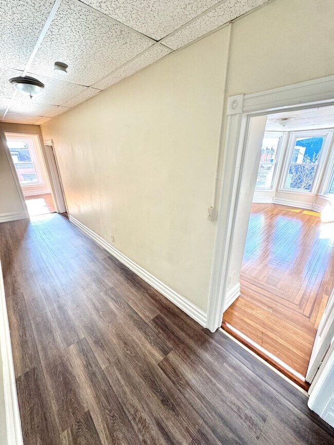 Building Photo - 1149 W Turner St