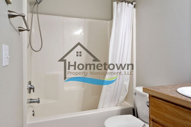 Building Photo - 1 Bedroom 1 Bathroom Home with Off-Street Parking Available in Coeur d'Alene!