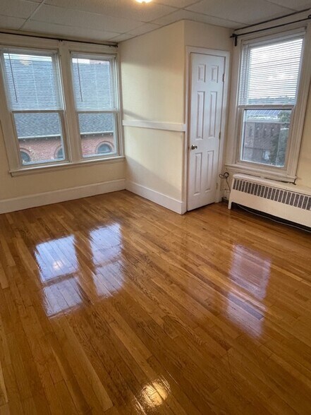 Bedroom #1 - 270 Norfolk St