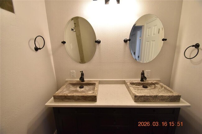 Building Photo - 571 Luzon Ave