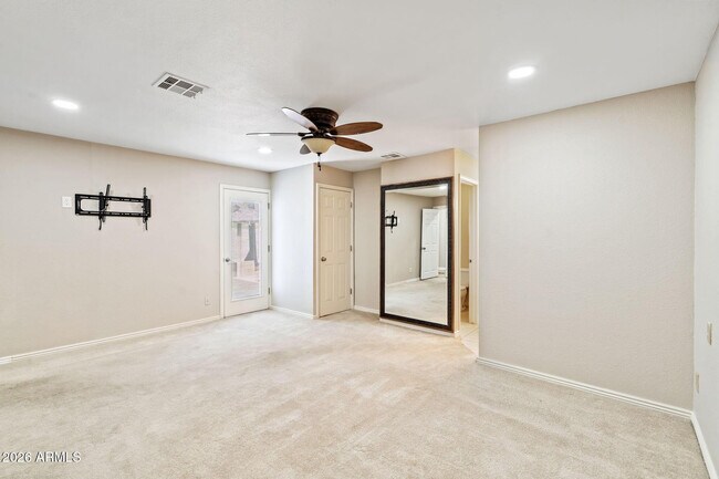 Building Photo - 3007 N 84th Pl