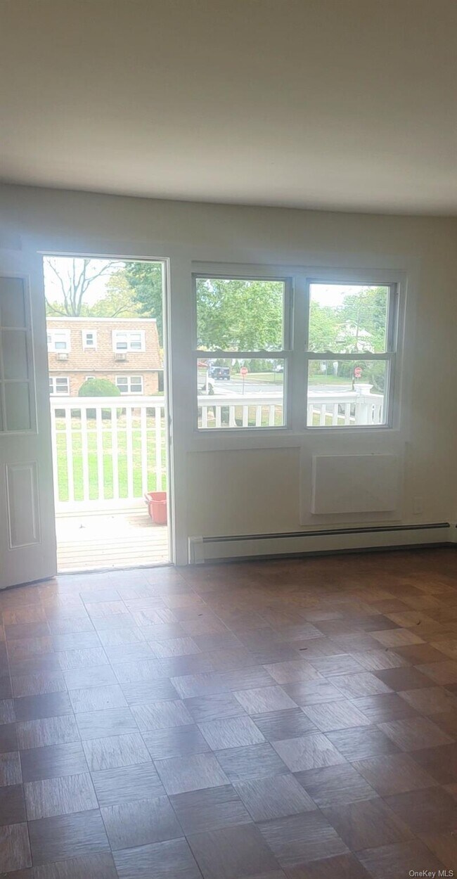 Building Photo - 7a Hemlock Dr