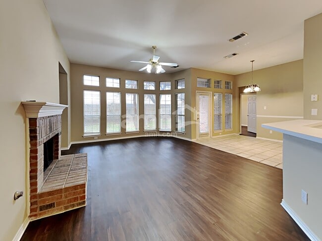 Building Photo - 210 Sparrow Hawk Dr