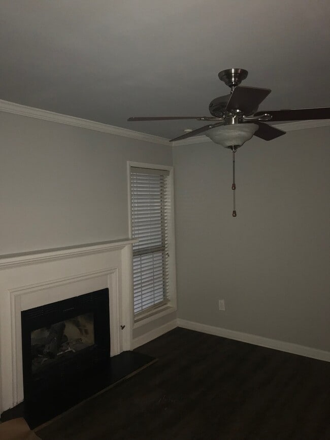 Building Photo - 2952