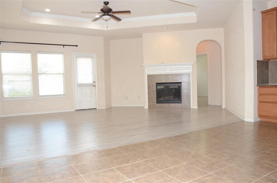 Building Photo - 18218 Fairhope Oak Ct